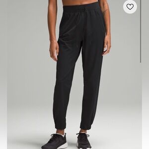 Lululemon licensed to train high rise pant, size 6, black